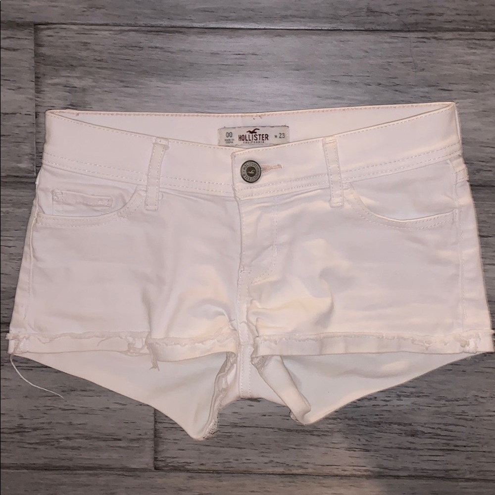 White Hollister shorts